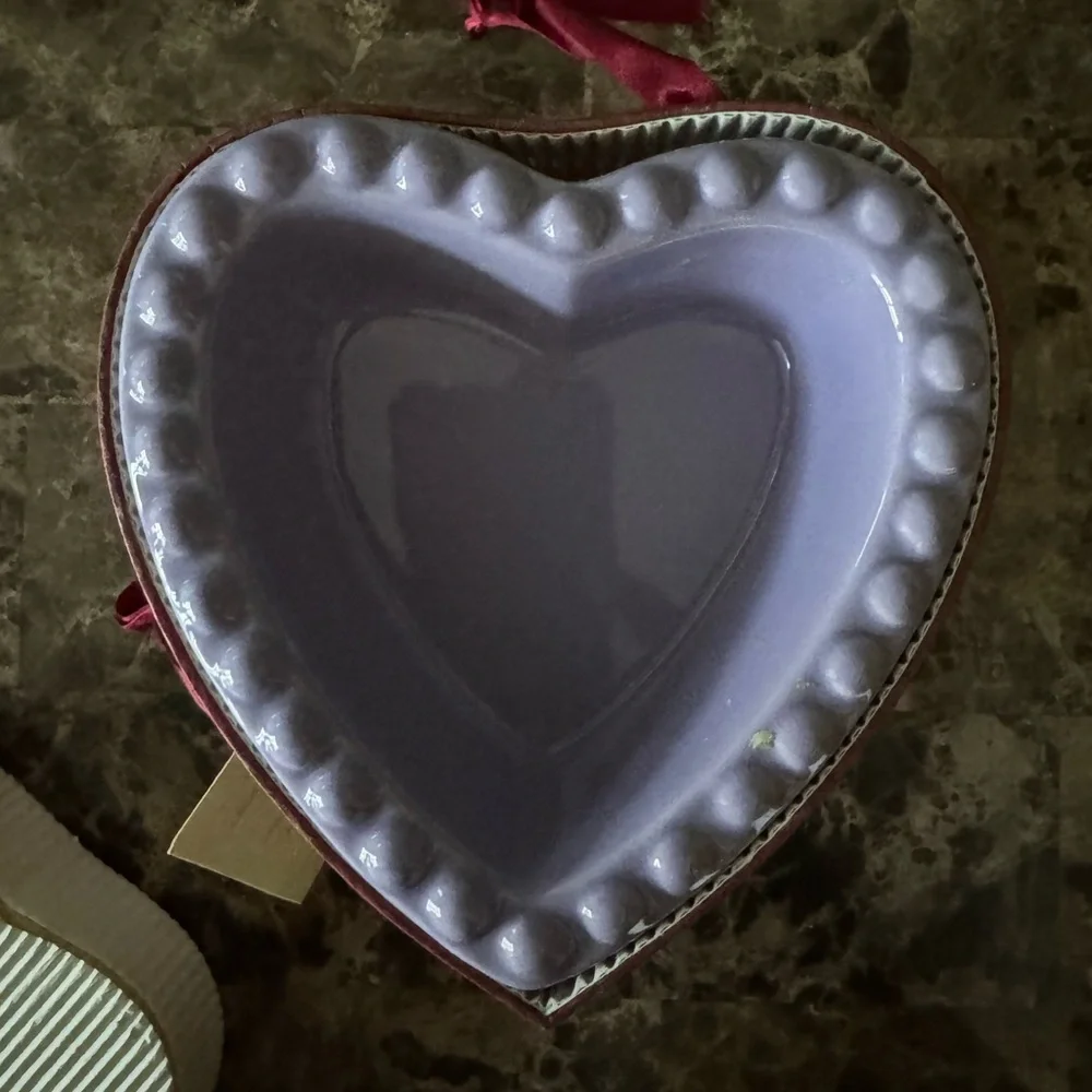 Williams Sonoma Burgundy Heart Ramekins Set